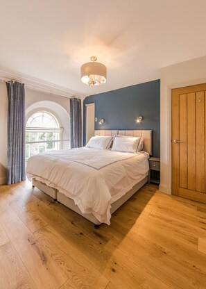 5 bedrooms, iron/ironing board, travel cot, free WiFi