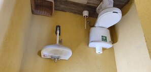 Towels, soap, shampoo, toilet paper