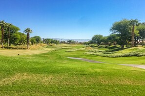 Golf - Condo in PGA West with Ping-Pong, pool & pool spa access - 2BR - #LIC-068206 (La Quinta)