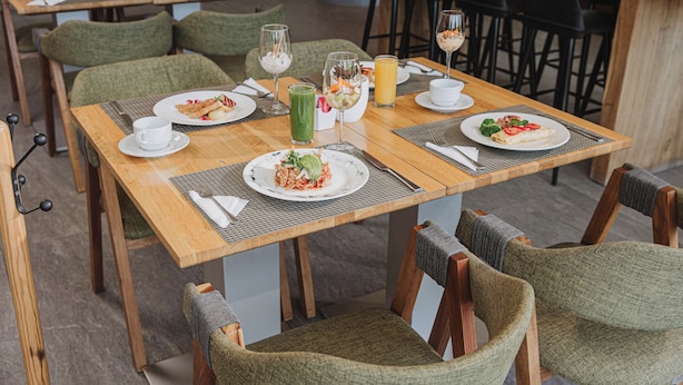 Frokost, lunsj og middag serveres
