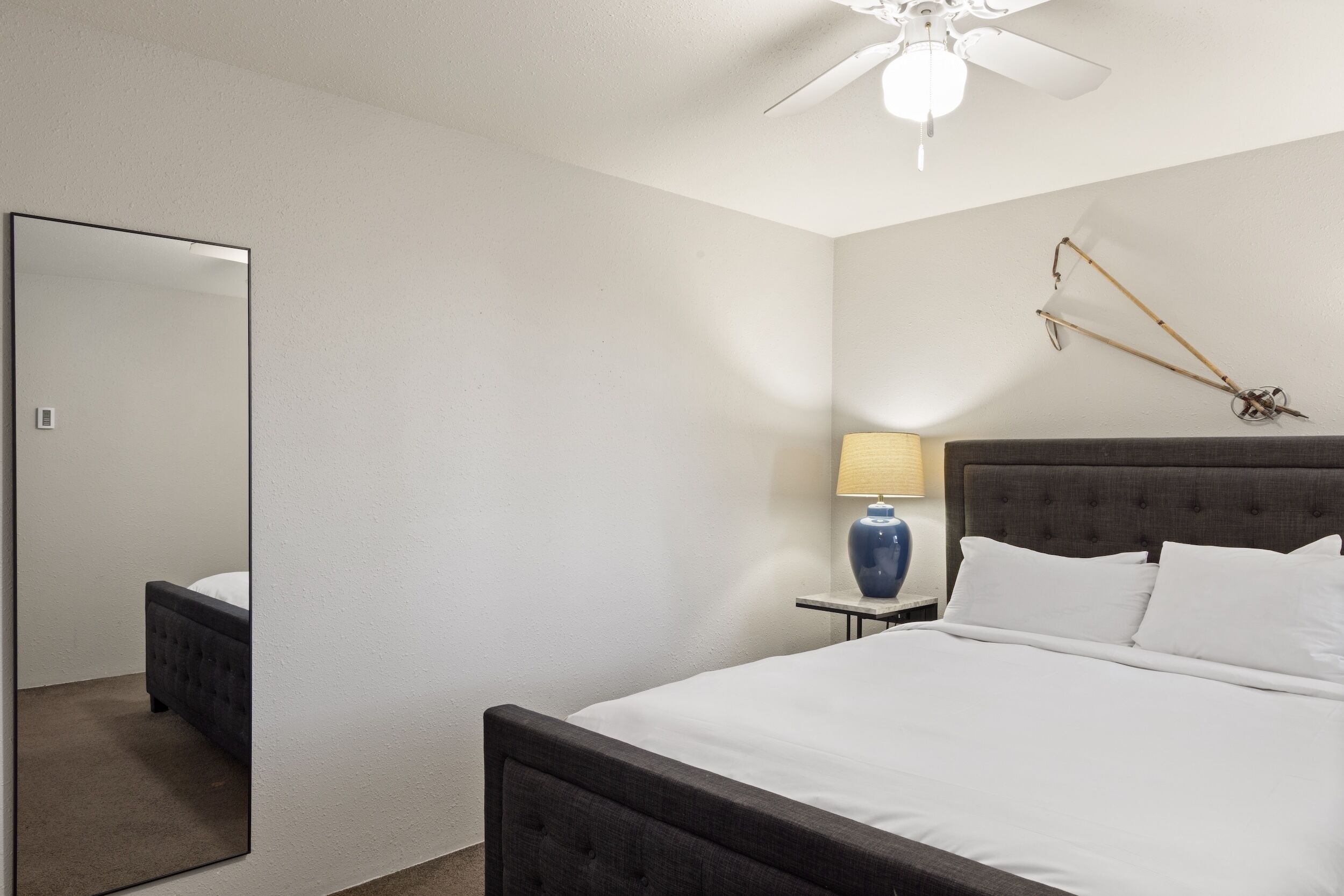 2 chambres, fer et planche à repasser, Wi-Fi, draps fournis