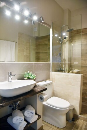 Hair dryer, towels