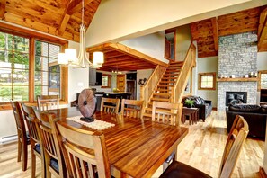 Dining - 36- Chalet to rent at Stoneham (CITQ: 280825) (Stoneham-et-Tewkesbury)
