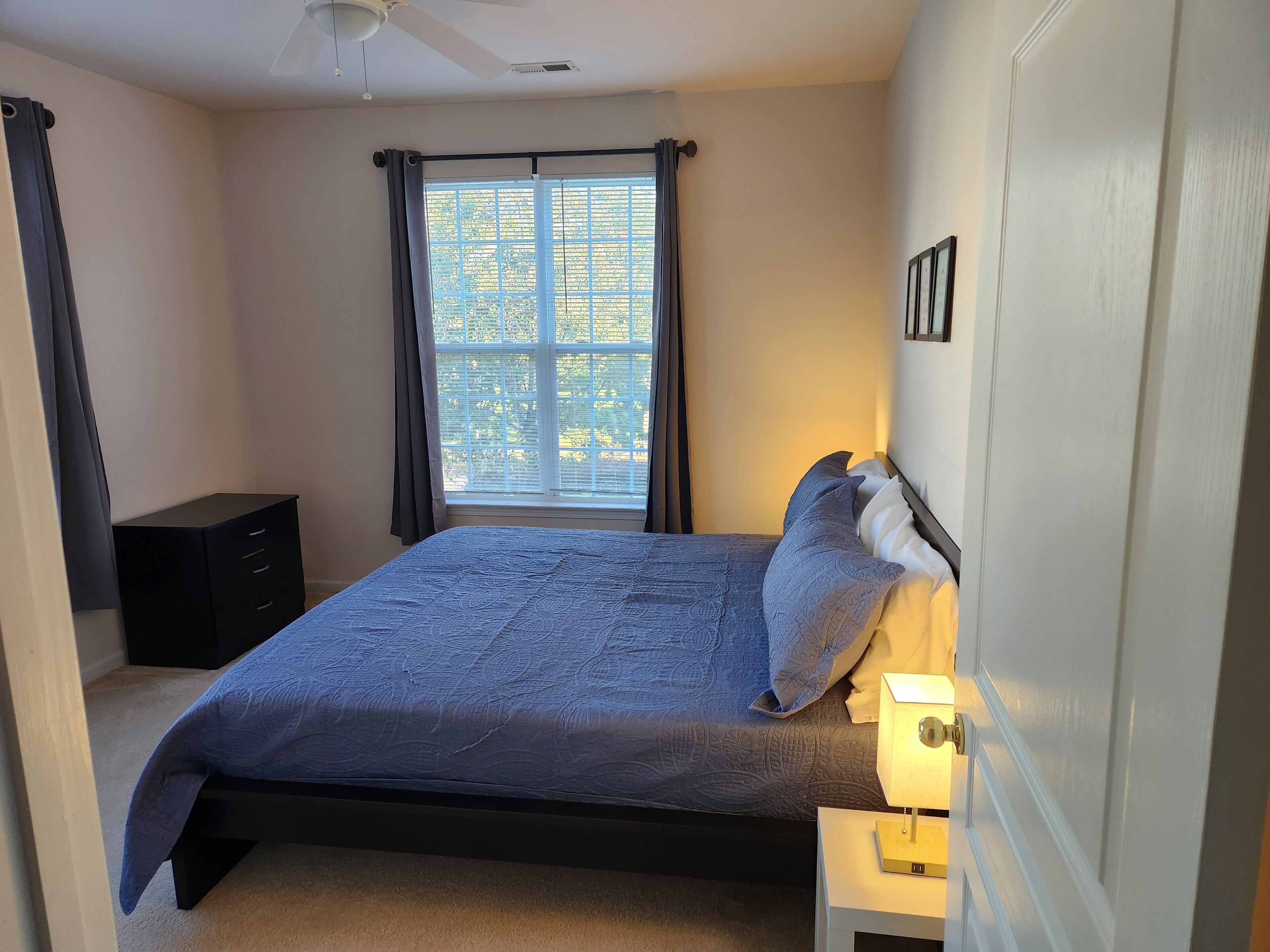 2 多间卧室、办公桌、熨斗/熨衣板、免费 WiFi