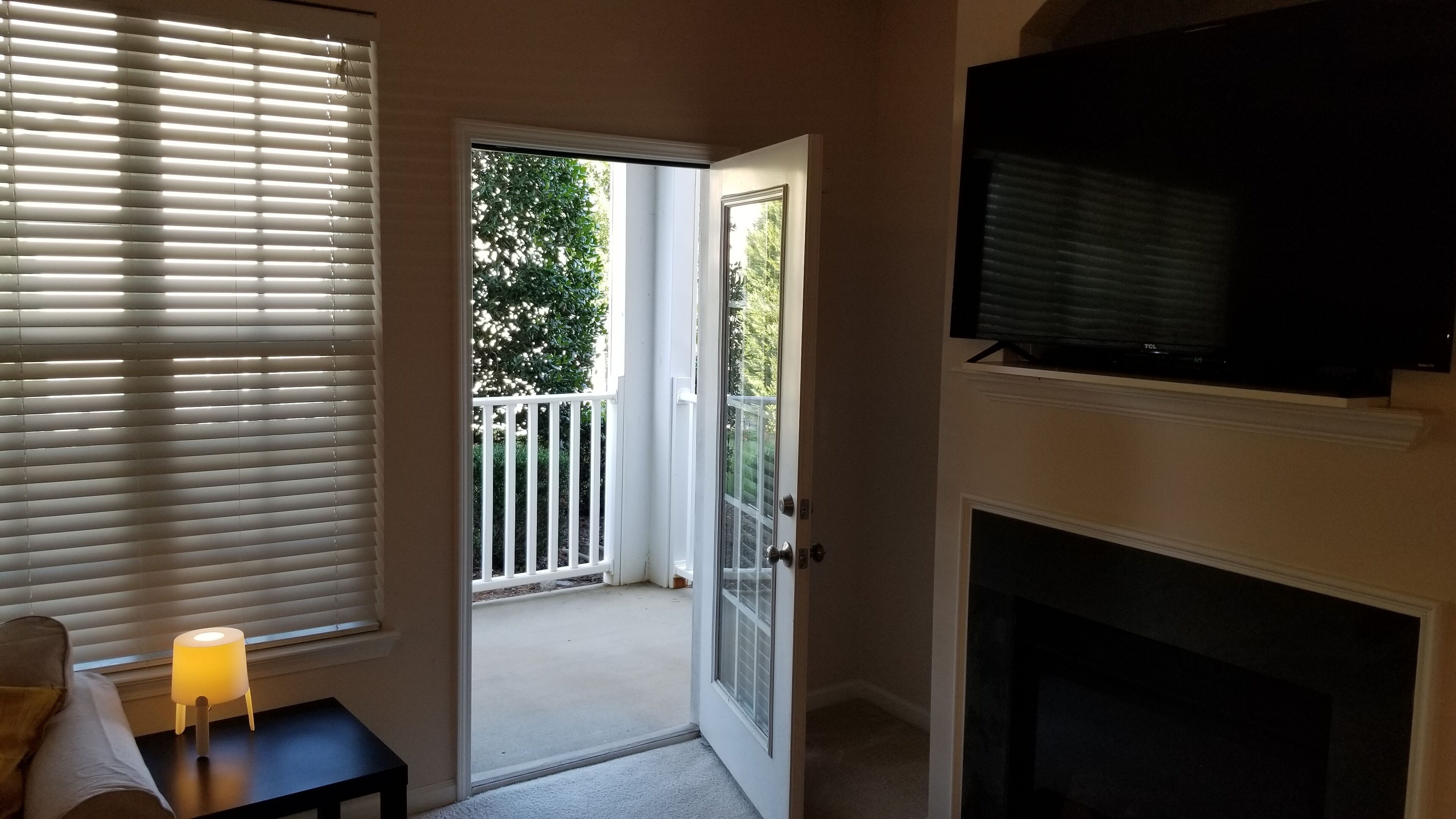 智能电视、壁炉