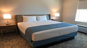 Premium bedding, pillowtop beds, individually decorated - Havasu Landing Resort & Casino (Needles)