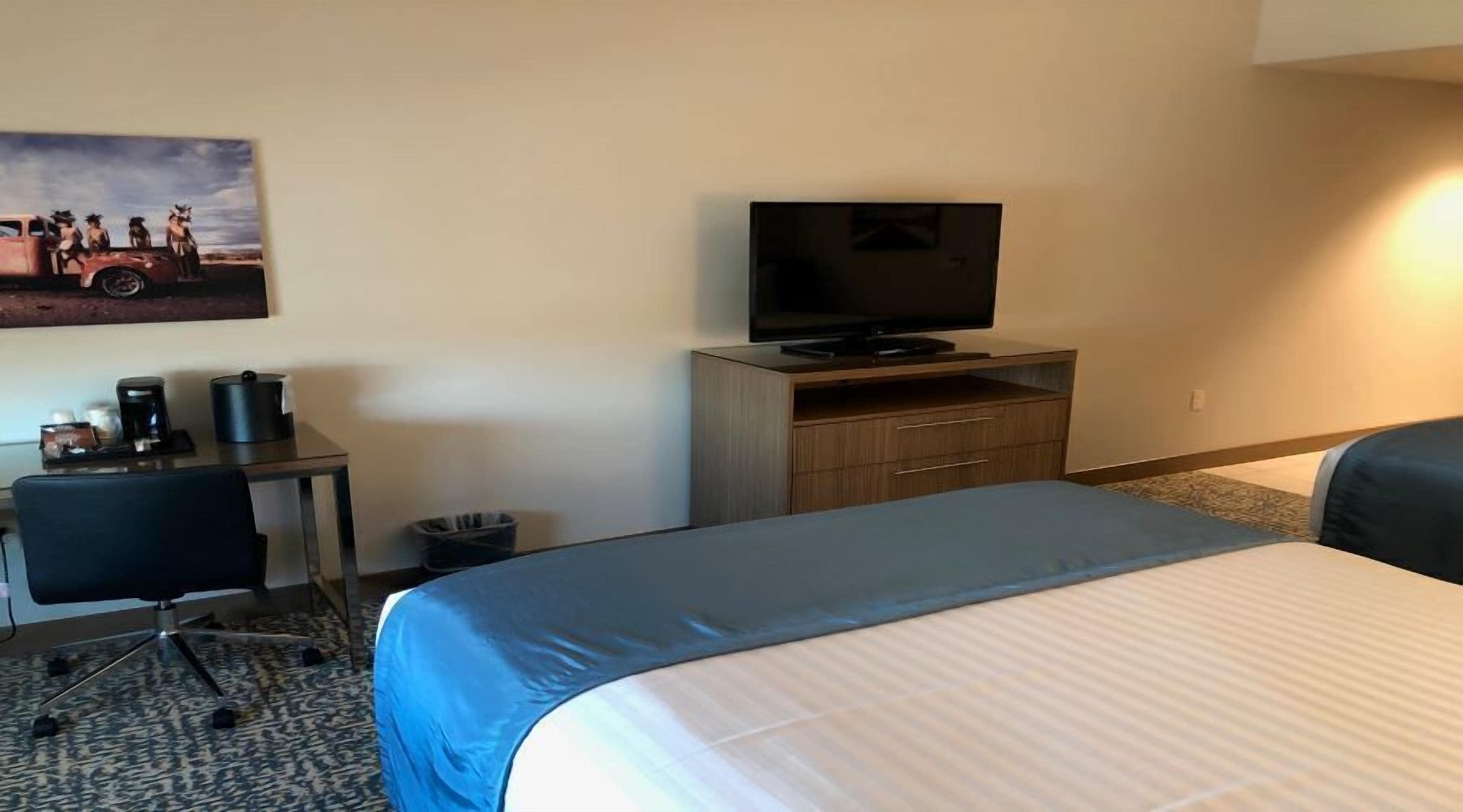 standard room, 1 king bed, mountain view | 1 bedroom, premium bedding, pillow-top beds, individually decorated