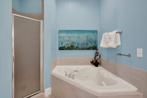 Shower, jetted tub, hair dryer, towels