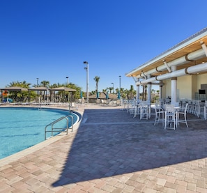 Bar en bord de piscine