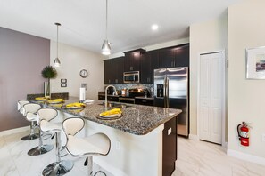 Townhome, 4 Bedrooms (3 Bathrooms) | Private kitchen | Full-size fridge, microwave, oven, stovetop - Regal Splendor Villa by VillaDirect (Davenport)