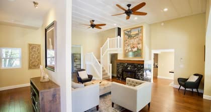 Glenbrook Lodge - Yksityinen Creekside Estate