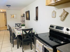 Microwave, oven, dishwasher, coffee/tea maker