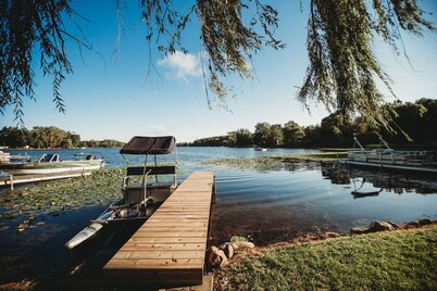 Water front cottage on beautiful Upper Long Lake