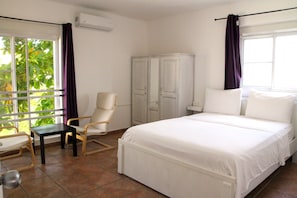 Kahden hengen classic-huone | Tallelokero huoneessa, ilmainen Wi-Fi, vuodevaatteet