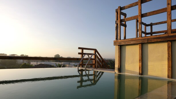 Piscina infinita