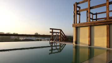 Outdoor pool, an infinity pool