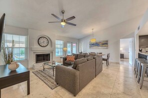 Smart TV, fireplace, offices - Resort Style Vacation Home w/FREE Heated Pool (Phoenix)