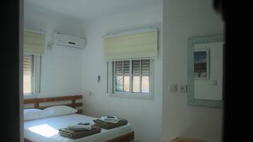 Comfort Double or Twin Room | Minibar, iron/ironing board, free WiFi, bed sheets
