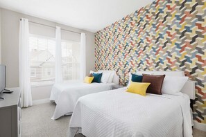 5 bedrooms, iron/ironing board, WiFi, bed sheets