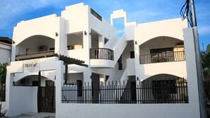 Fachada de la propiedad