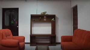 Nhà, 5 phòng ngủ | Phòng khách