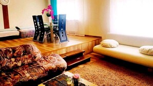 อพาร์ทเมนท์, 2   ห้องนอน | ห้องนั่งเล่น