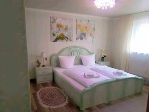 Apartment, 2 Schlafzimmer | Daunenbettdecken, schallisolierte Zimmer, kostenlose Babybetten