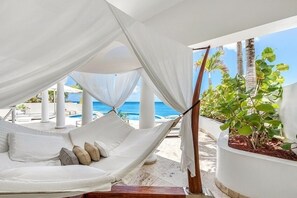 Balcony - Villa Mumbai (Lowlands)