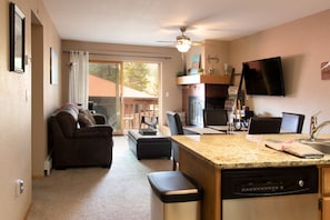 Interior - Nice Condo. Great Location. Pool. Hot Tub. Garage. (Frisco)