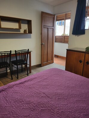 1 bedroom, desk, iron/ironing board, free WiFi