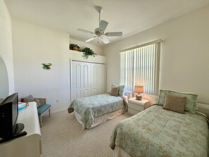 3 bedrooms, iron/ironing board, WiFi, bed sheets - * Your Florida vacation starts here! * (Rotonda West)