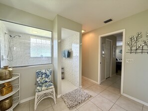 Hårføner og håndklær