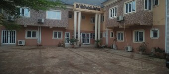 De Villa Hotel and Suites