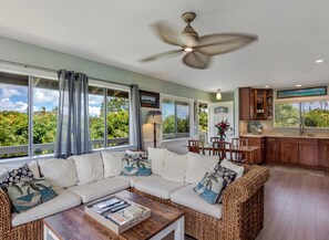 TV, DVD player - Relax at Kapakai Cottage – 2-Bedroom Comfort with Full Kitchen & W/D (Kailua)