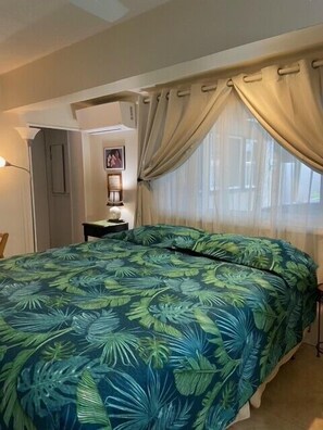WiFi, bed sheets