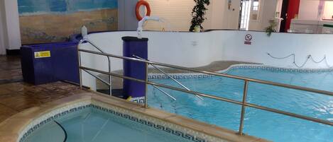 Piscina coberta i piscina climatitzada