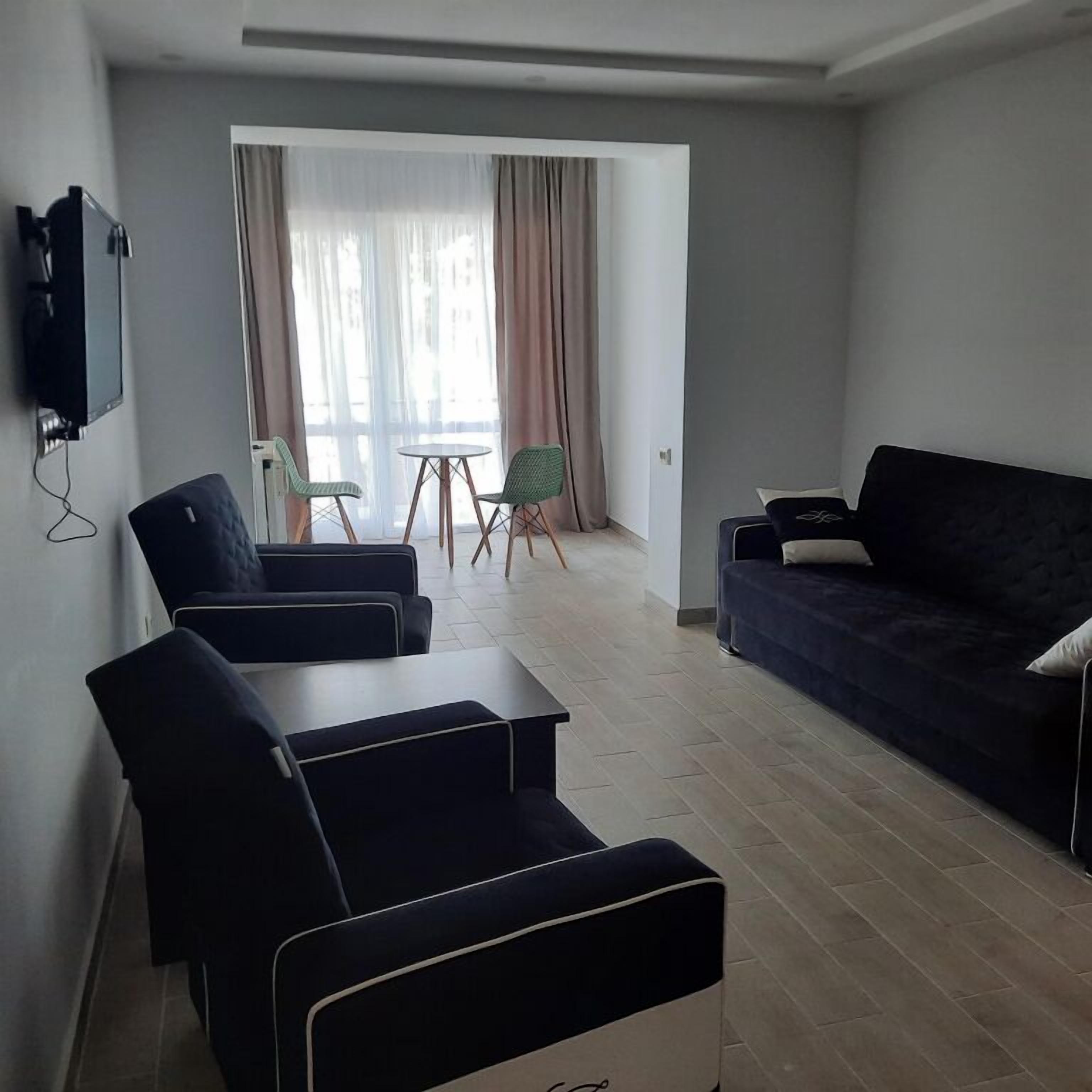 Suite | Premium bedding, blackout curtains, soundproofing, free WiFi