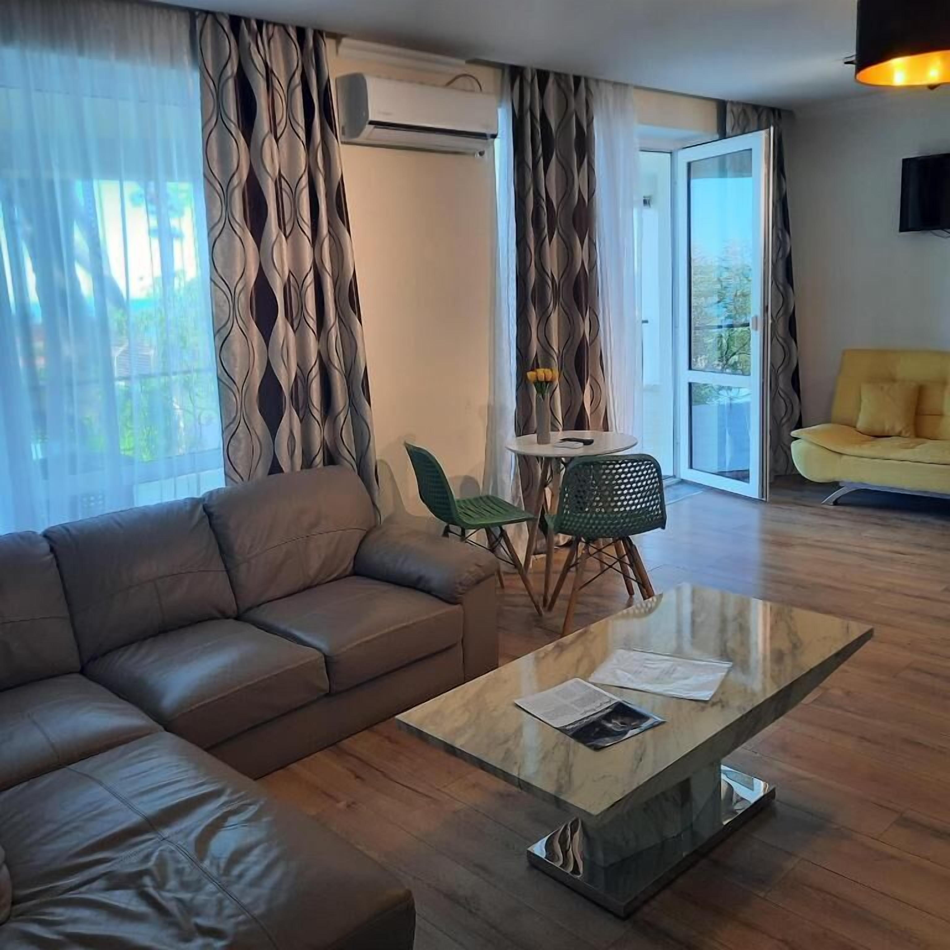 Apartment | Premium bedding, blackout curtains, soundproofing, free WiFi