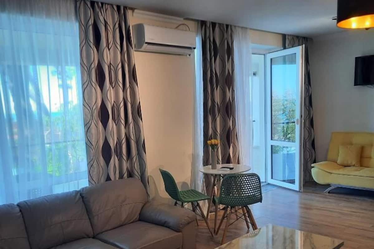 Apartment | Premium bedding, blackout curtains, soundproofing, free WiFi