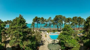 Seasonal outdoor pool