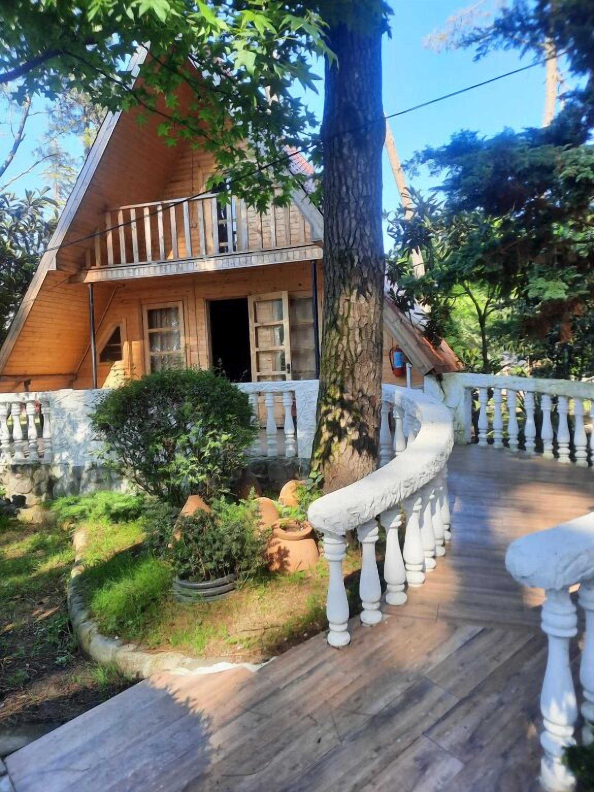 House | Premium bedding, blackout curtains, soundproofing, free WiFi