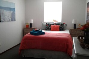 1 bedroom, iron/ironing board, travel cot, WiFi - "The Bird Nest" at the Hideaway-Beautiful Views (Panama City)