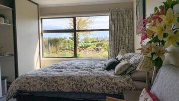 Estudio | Ropa de cama de alta calidad, edredón, camas Select Comfort y minibar