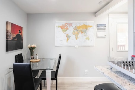 Dining. ★★★★★ Sparkling Clean Newly Built Luxury Guest Suite Near SF, SFO, BART & Beach