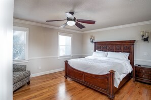 3 bedrooms, in-room safe, desk, iron/ironing board - Winter Availability- 900 Beach House- 3/2 Upstairs Home-Steps to the beach (New Smyrna Beach)