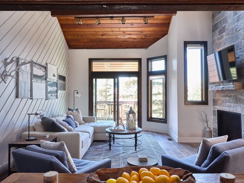 Deer Valley/Ski down to Snow Park Lodge/2022 Major Remodel