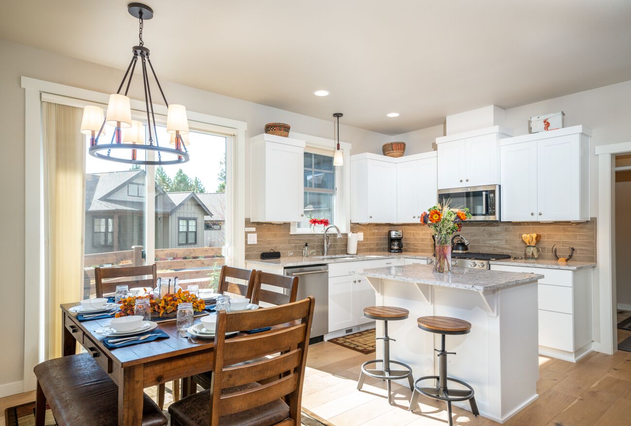 雪櫃、微波爐、焗爐、爐具