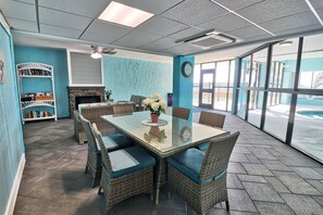 Dining - 10% Discount-Oceanfront WaterPoint1 #1002 1br/1ba-Balcony-W/D-Pools-Sleep3/4 (North Myrtle Beach)