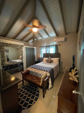 2 soverom, safe på rommet, skrivebord og strykejern/-brett