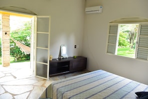 3 chambres, bureau, Wi-Fi gratuit, draps fournis